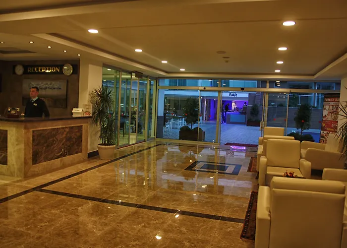 Kleopatra Atlas - Adults Only