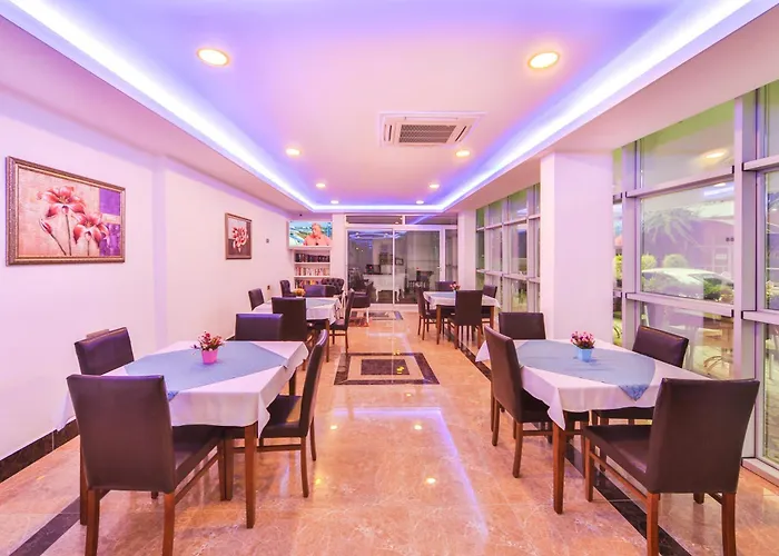 Kleopatra Atlas - Adults Only