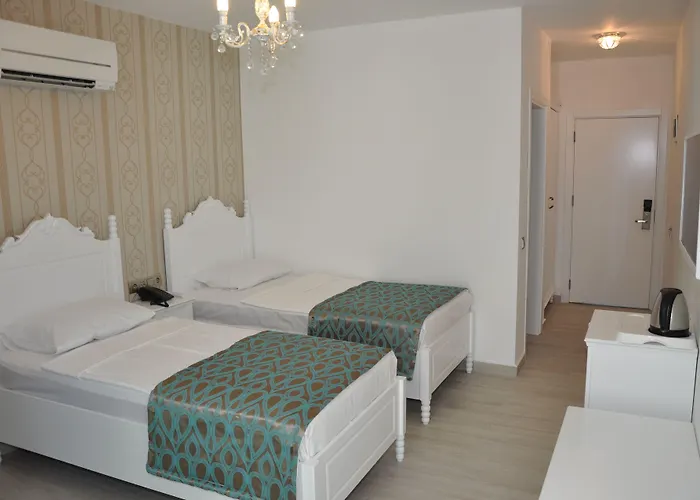 Kleopatra Atlas - Adults Only